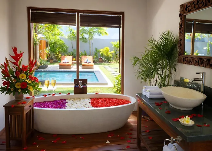 Amaluna Iii 2br Private Pool Near Center Seminyak