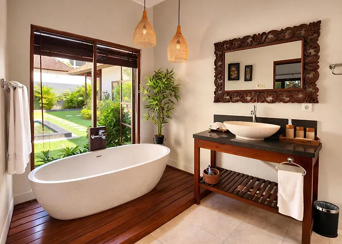 Villa Amaluna Iii 2br Private Pool Near Center *