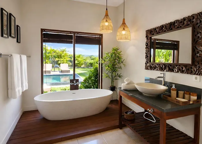 Amaluna Iii 2br Private Pool Near Center Villa